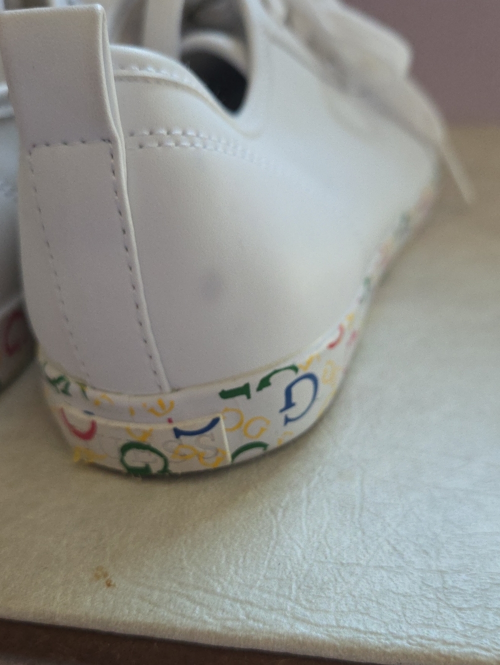 GUESS White Faux Leather Rainbow Logo Sneakers 9.5M - Picture 4 of 7